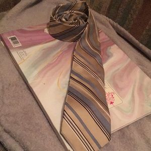 Designed in Italy by Angelo Correli 100% Polyester